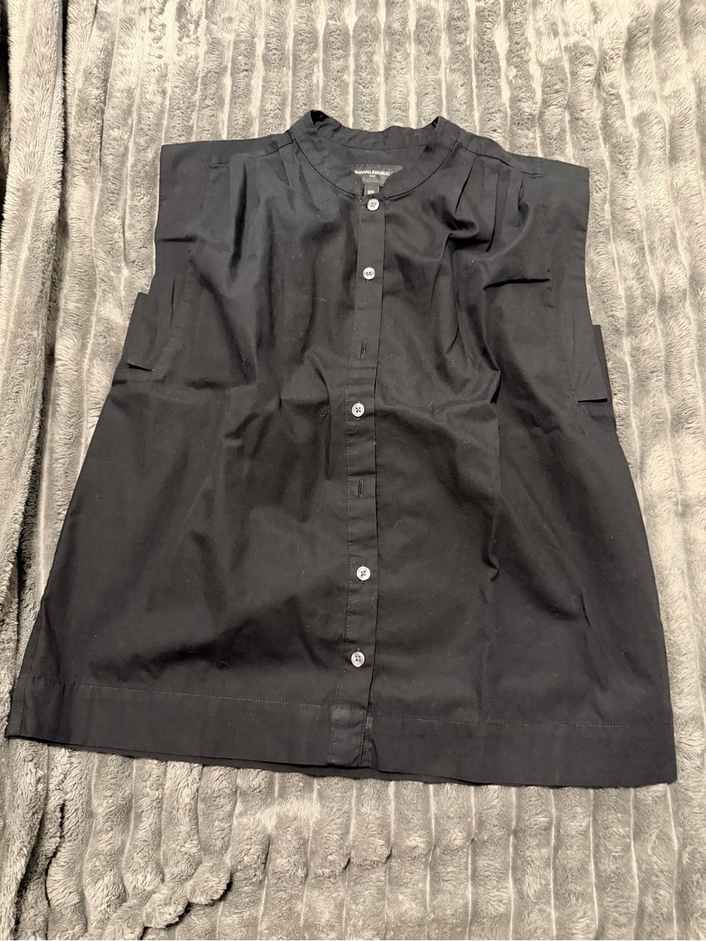 Banana Republic Sleeveless Button-Front Blouse